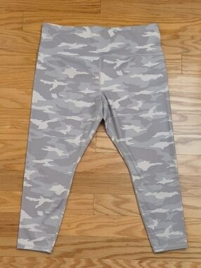 Athleta Elation Camo 7/8 Tight Camo Size XL NWOT